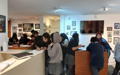 Estudiantes de 7mo básico del liceo Arturo Alessandri Palma visitan el museo Oficina del expresidente Aylwin